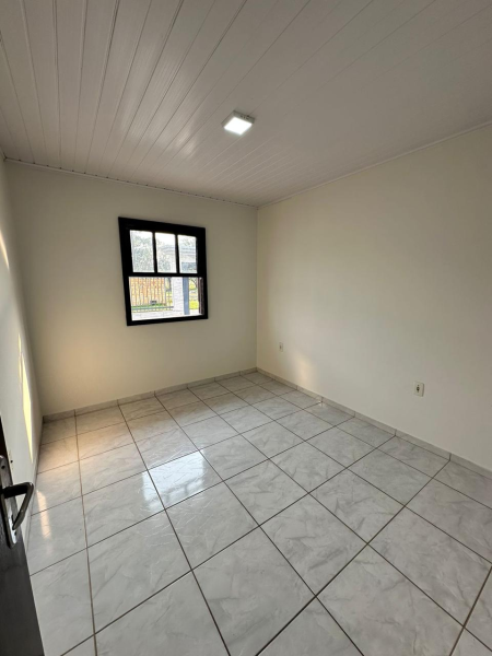 Casa de Alvenaria com Edícula