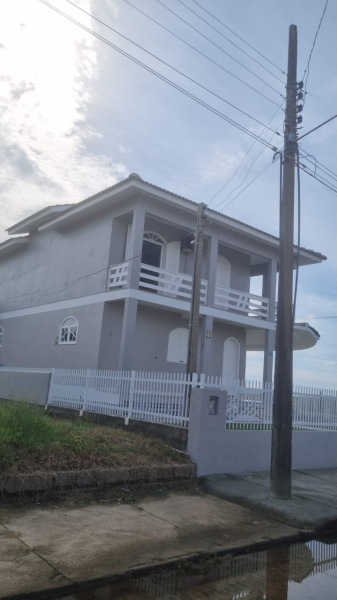 Casa de ALVENARIA à venda na Zona Sul