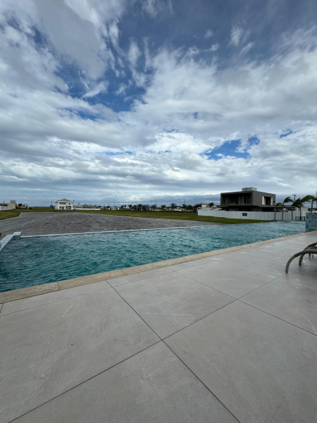 Terreno no Condomínio Águas do Atlântico